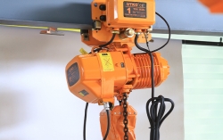 單軌吊裝電動葫蘆的三種電壓說明